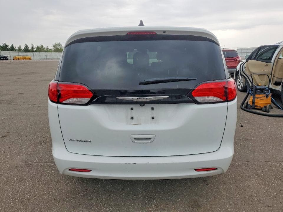 2024 CHRYSLER VOYAGER LX 6