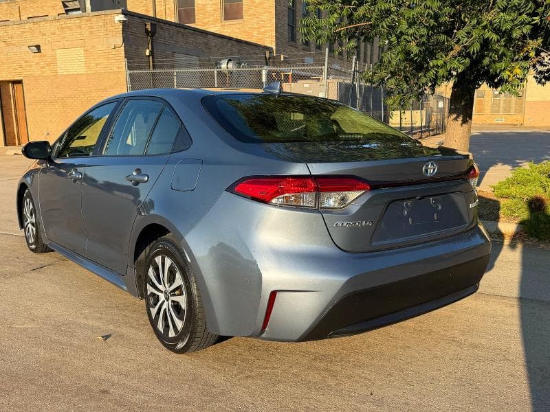 2022 TOYOTA COROLLA LE 3