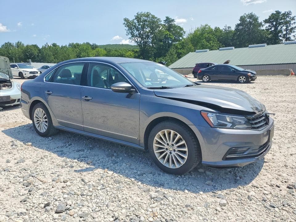 2017 VOLKSWAGEN PASSAT SE 4