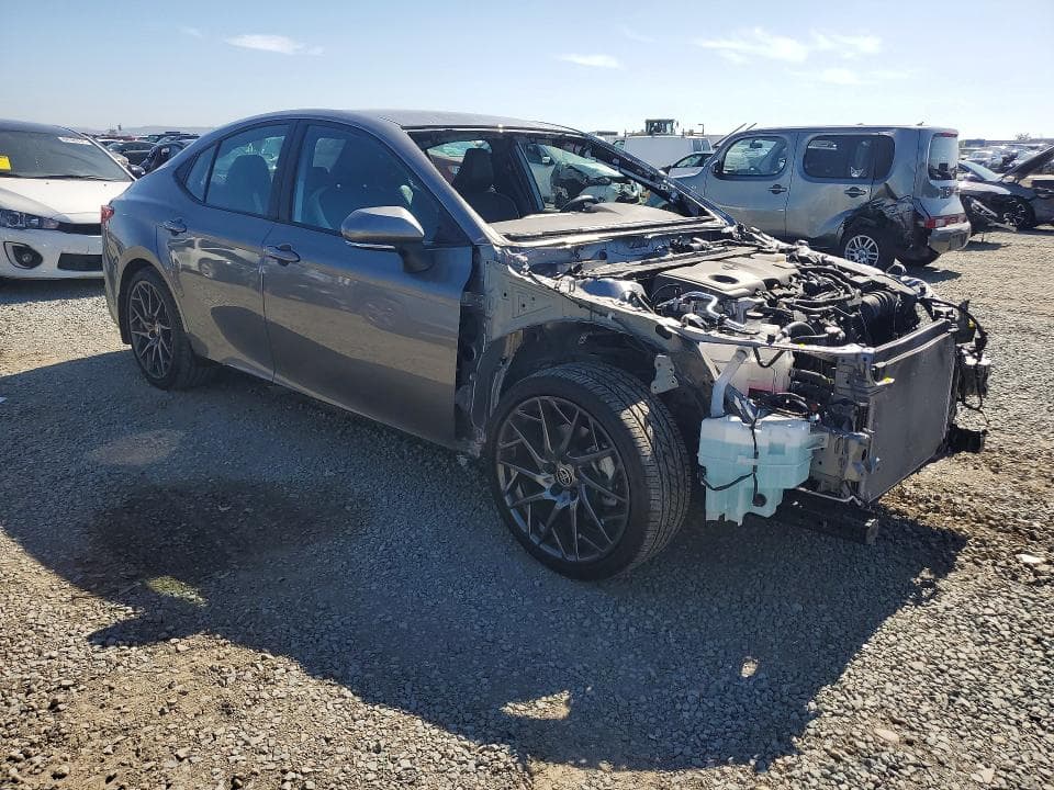 2025 TOYOTA CAMRY SE 4