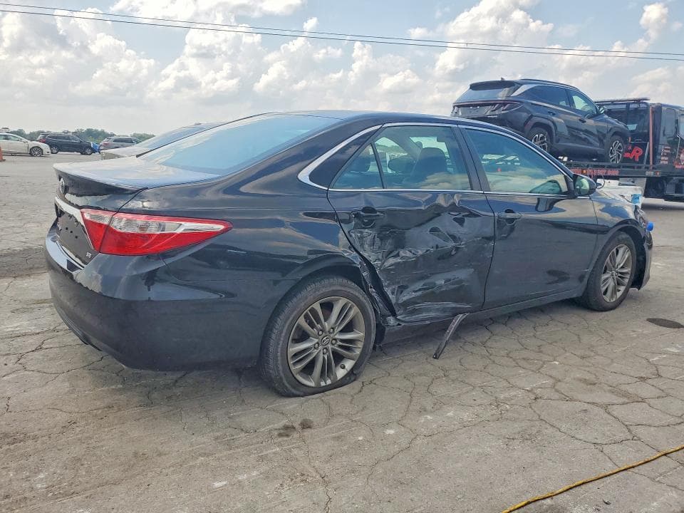 2017 TOYOTA CAMRY SE 3