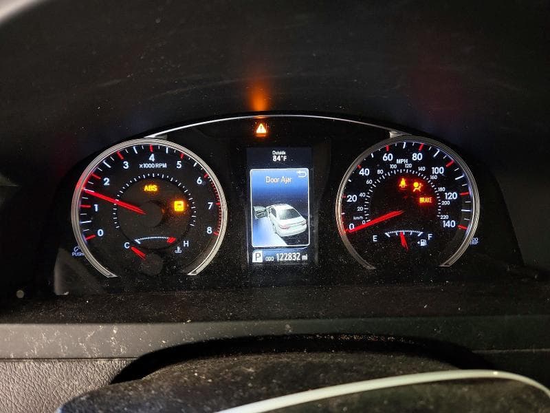 2017 TOYOTA CAMRY SE 9