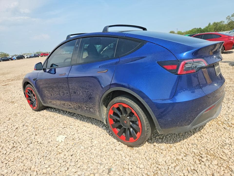 2024 TESLA MODEL Y 2
