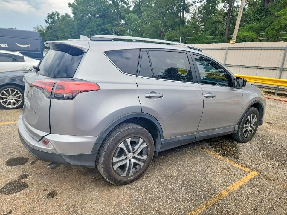 2017 TOYOTA RAV4 LE 3