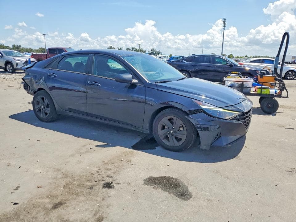 2022 HYUNDAI ELANTRA SEL 4