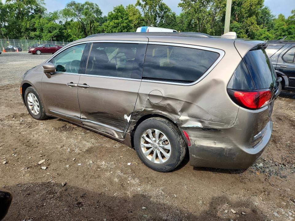 2017 CHRYSLER PACIFICA TOURING L 2