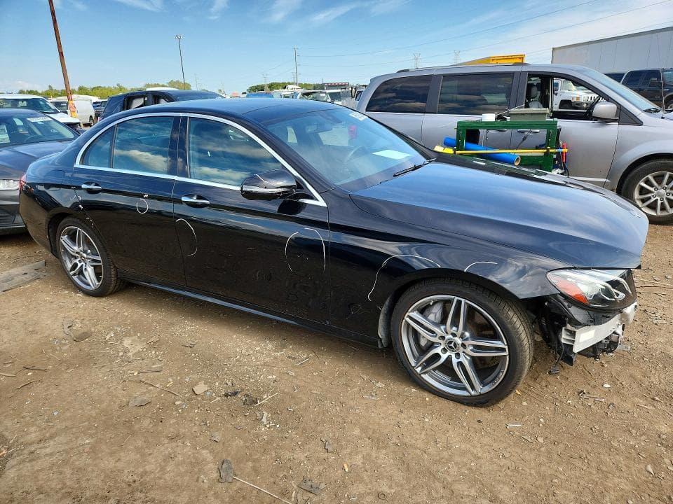 2019 MERCEDES-BENZ E 300 4MATIC 4
