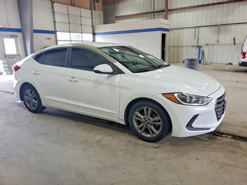 2017 HYUNDAI ELANTRA SE 4