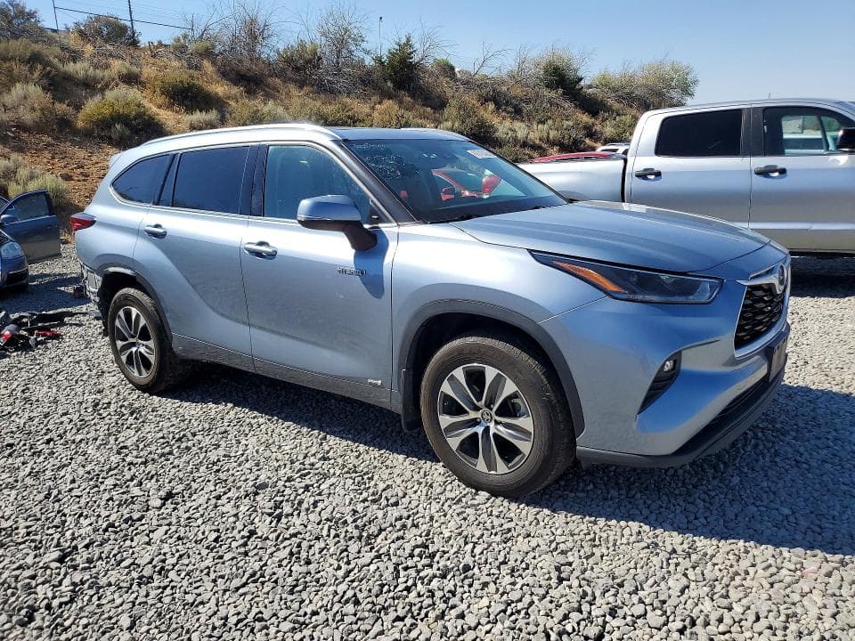 2021 TOYOTA HIGHLANDER HYBRID XLE 4