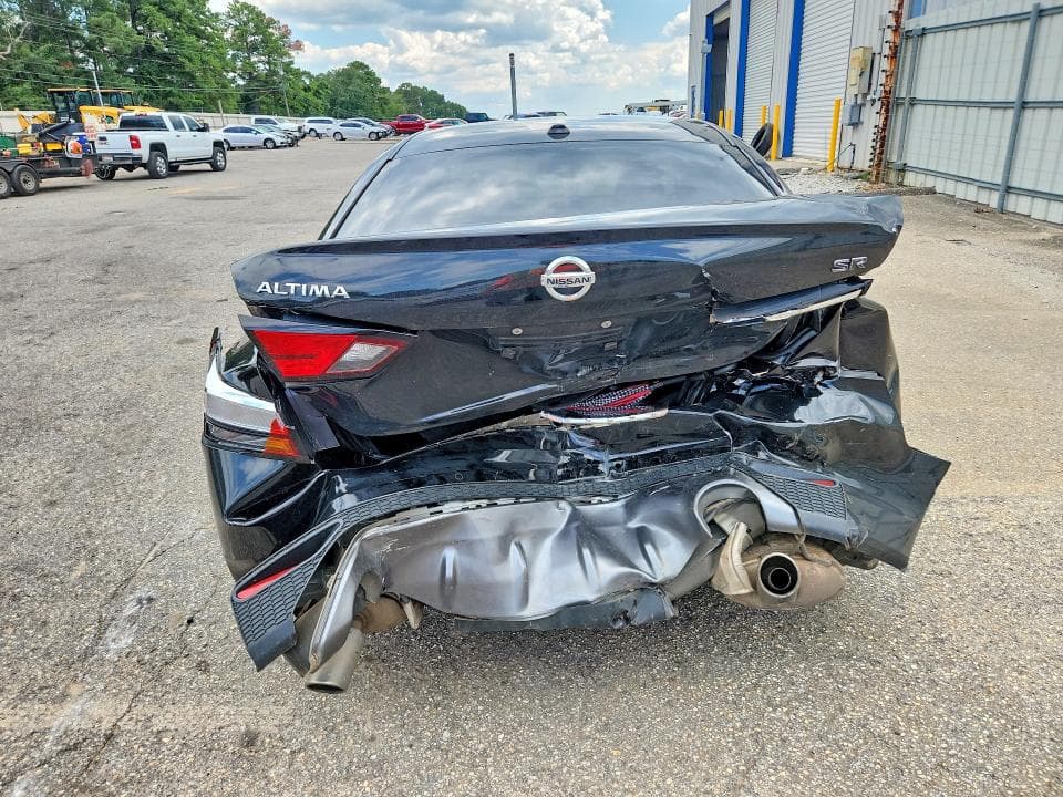 2022 NISSAN ALTIMA SR 6