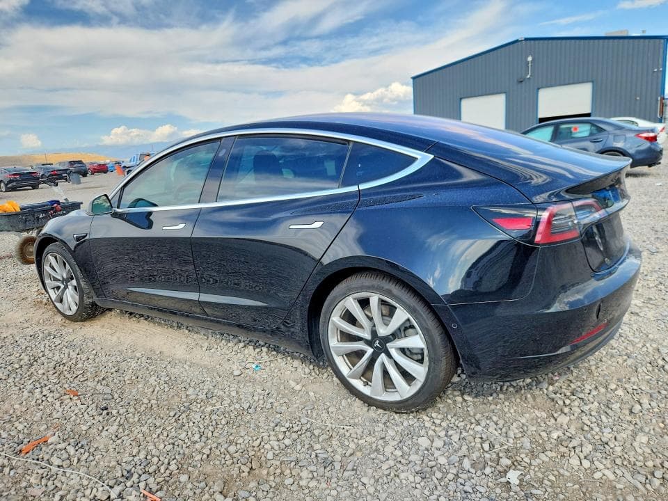 2018 TESLA MODEL 3 2