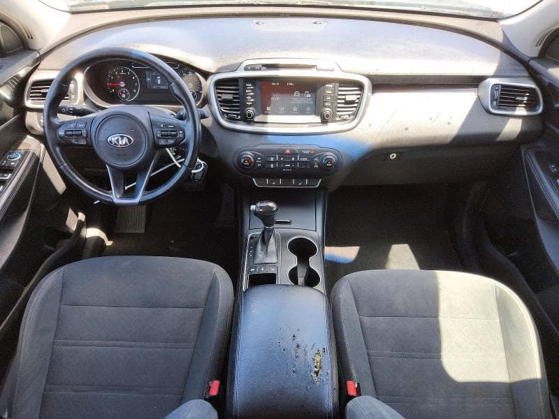 2017 KIA SORENTO LX 8