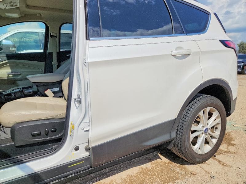 2018 FORD ESCAPE SEL 10