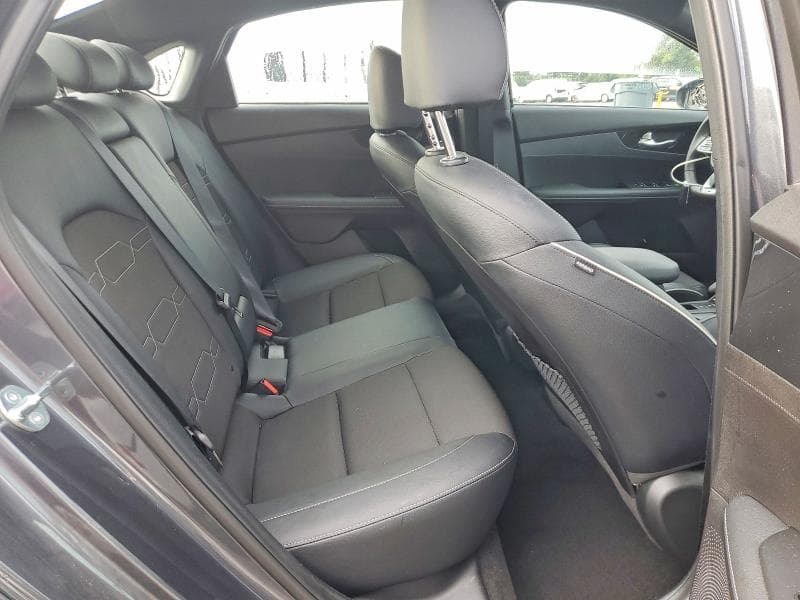 2023 KIA FORTE EX 10