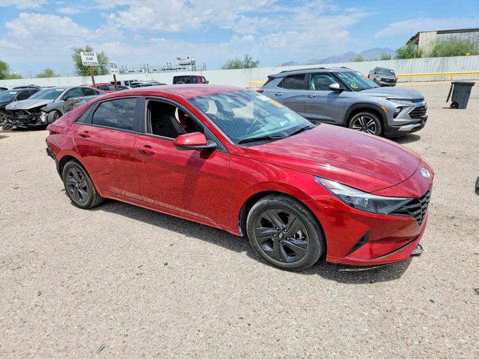 2023 HYUNDAI ELANTRA SEL 4