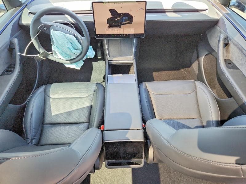 2026 TESLA MODEL Y 8