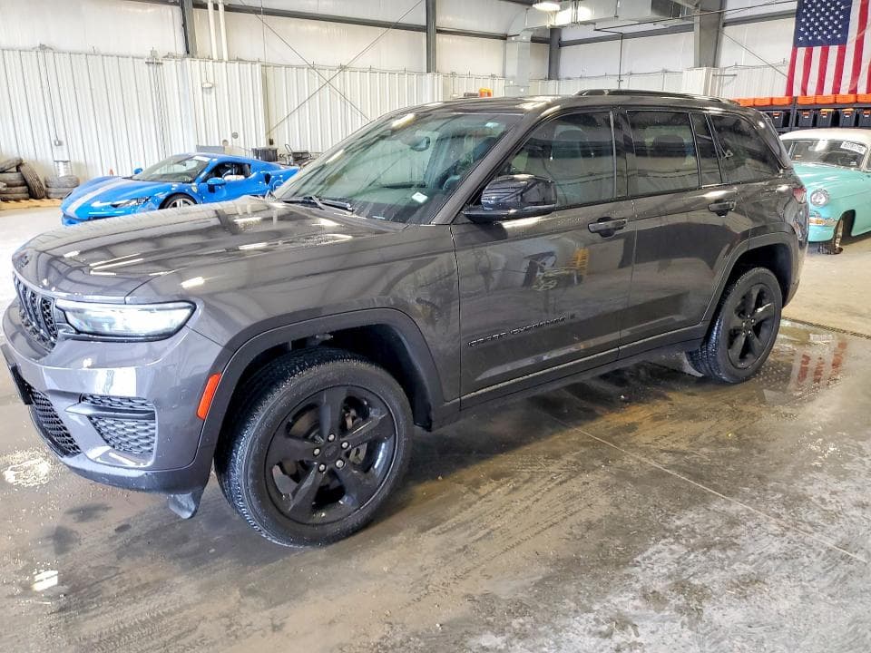 2023 JEEP GRAND CHEROKEE LAREDO - 1