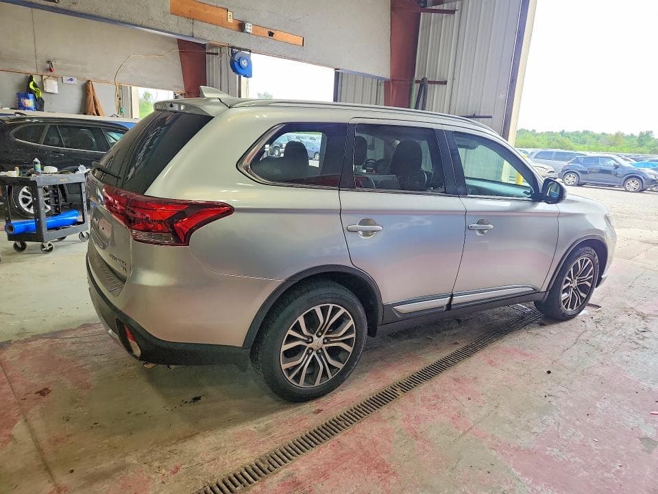 2018 MITSUBISHI OUTLANDER SE 3