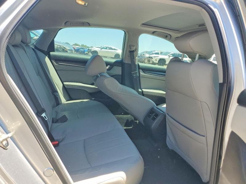 2018 HONDA ACCORD TOURING 10