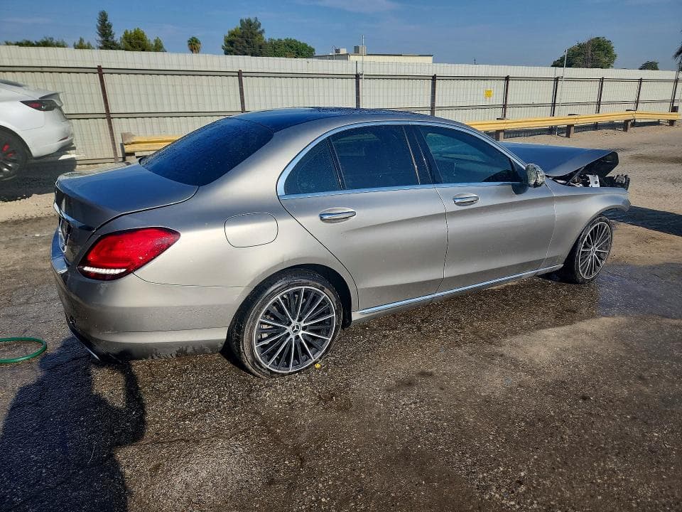 2019 MERCEDES-BENZ C 300 3