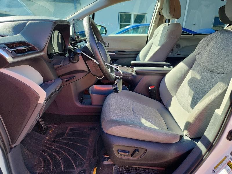 2022 TOYOTA SIENNA LE 7
