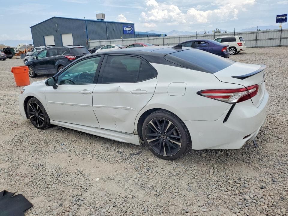 2019 TOYOTA CAMRY XSE 2