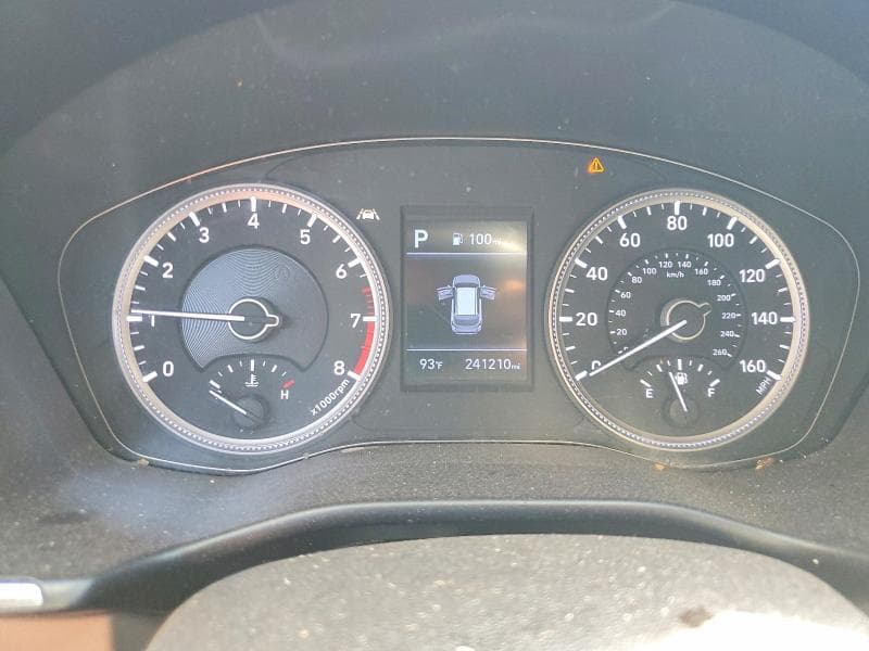 2019 HYUNDAI SANTA FE SE 9