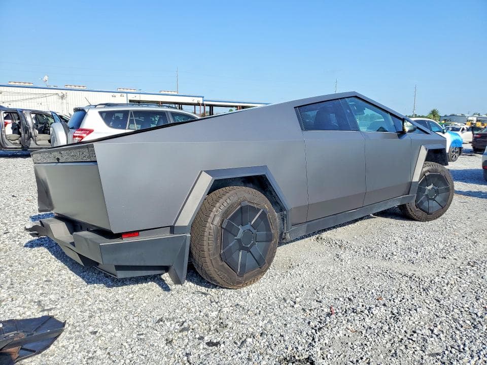 2024 TESLA CYBERTRUCK 3
