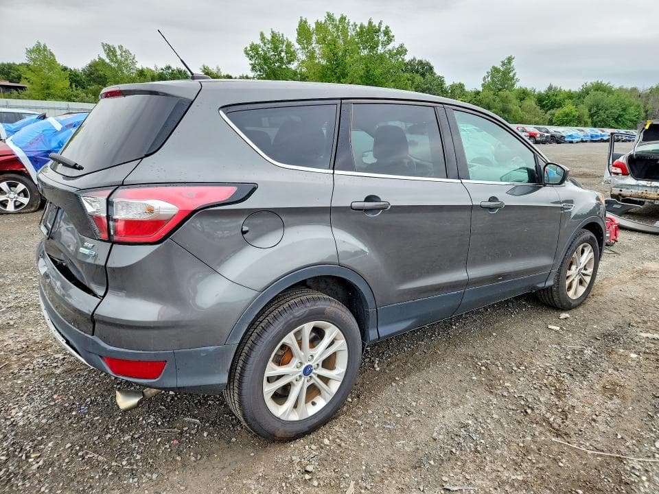 2017 FORD ESCAPE SE 3