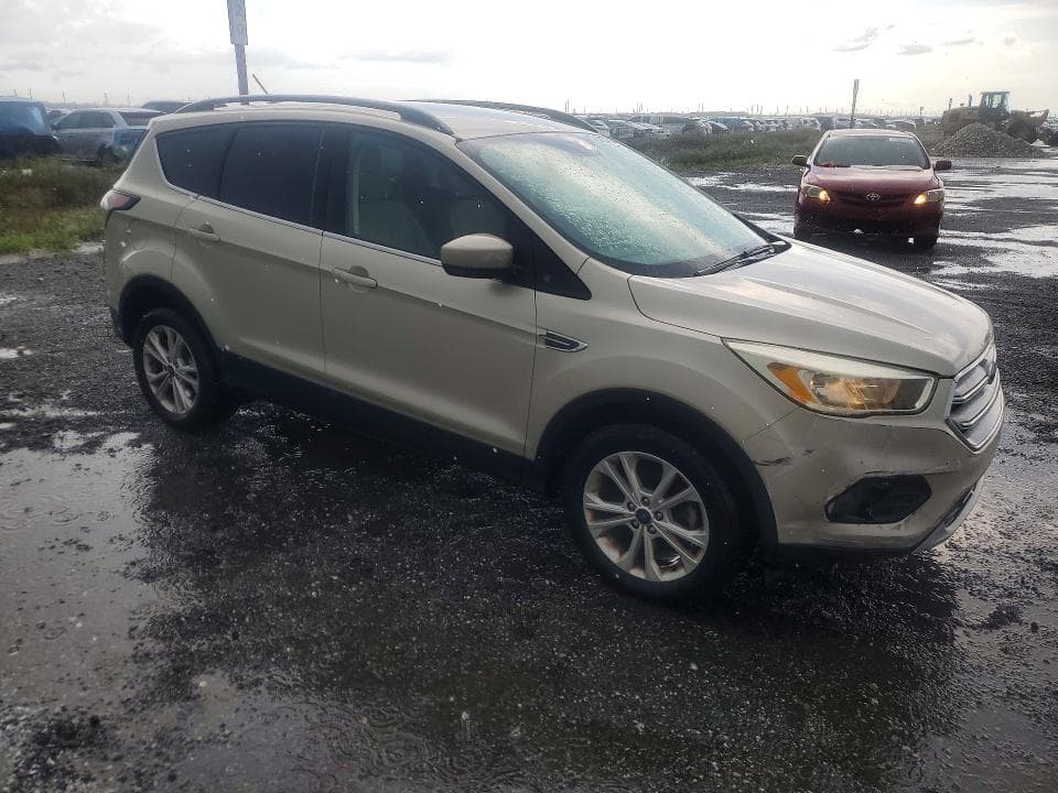 2018 FORD ESCAPE SE 4
