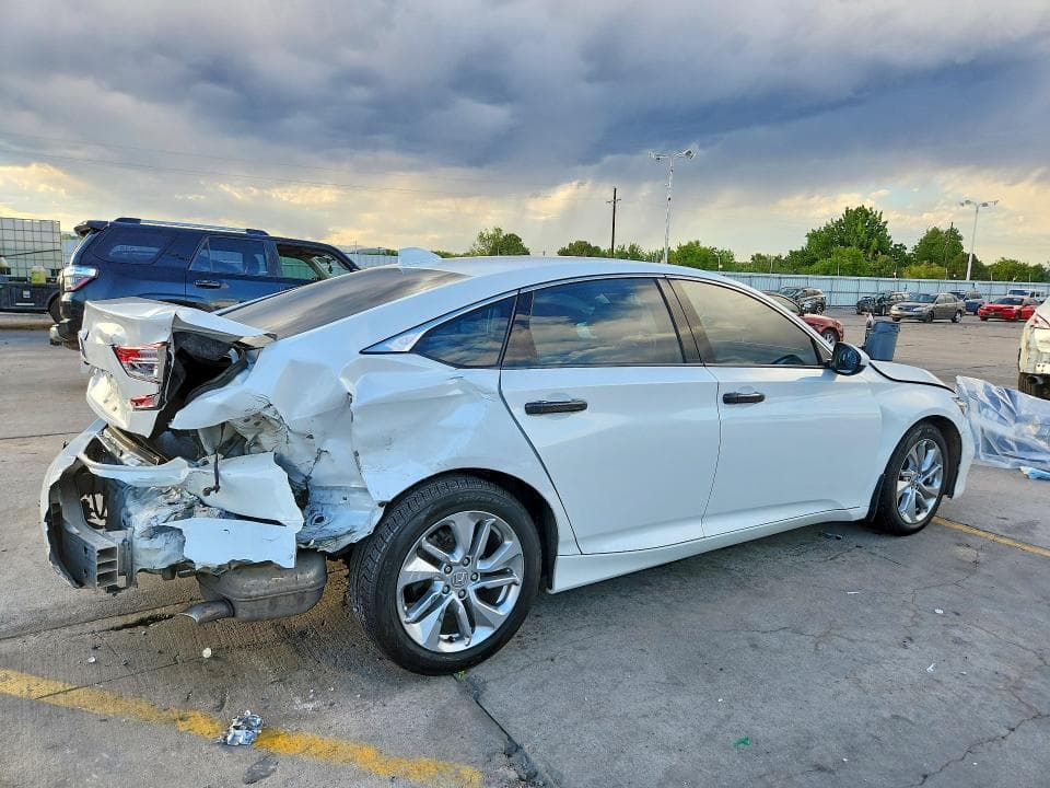 2018 HONDA ACCORD LX 3