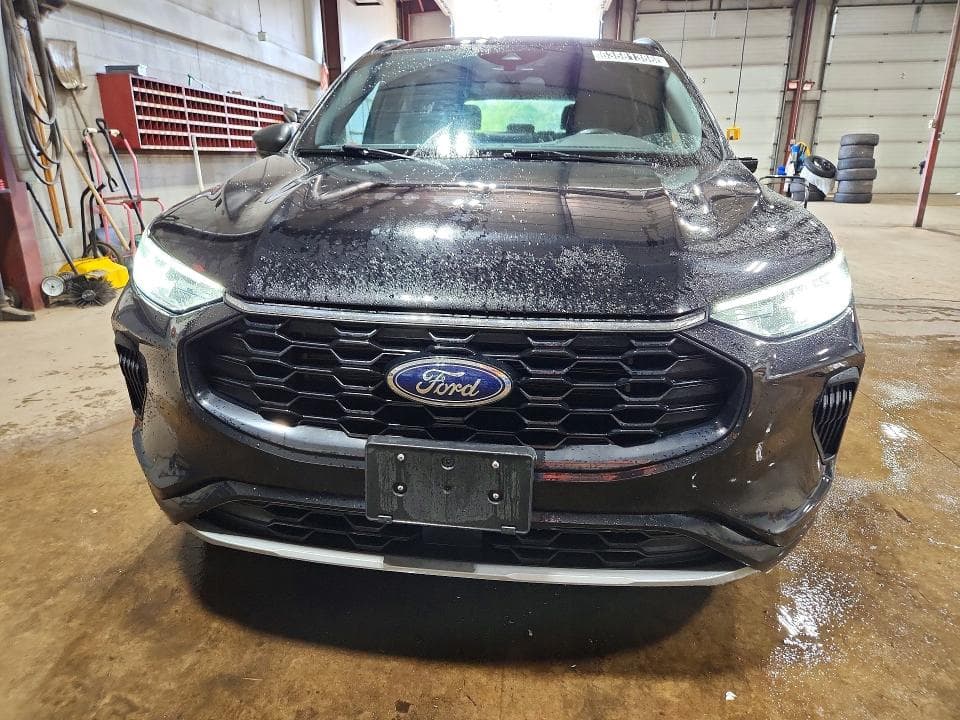 2023 FORD ESCAPE ST LINE 5