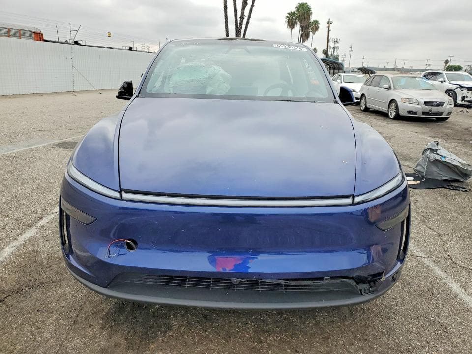 2026 TESLA MODEL Y 5