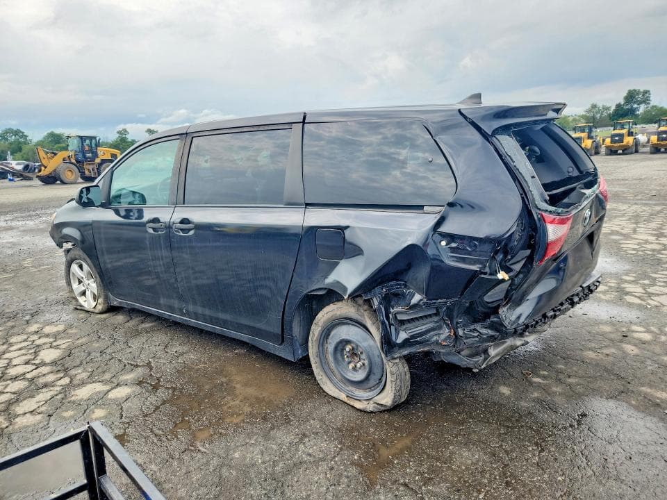 2020 TOYOTA SIENNA L 2
