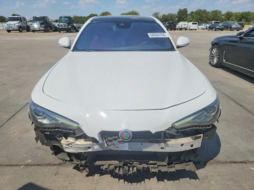 2022 ALFA ROMEO GIULIA 5