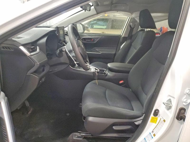 2019 TOYOTA RAV4 LE 7