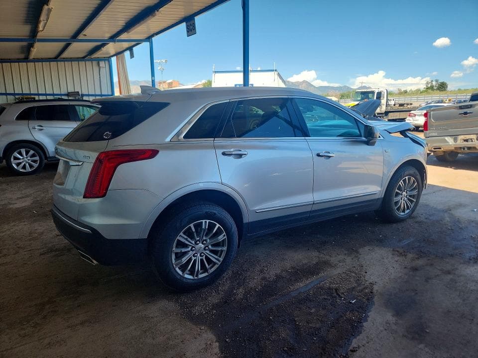 2017 CADILLAC XT5 LUXURY 3