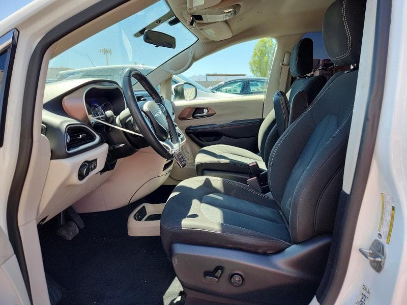 2022 CHRYSLER VOYAGER LX 7