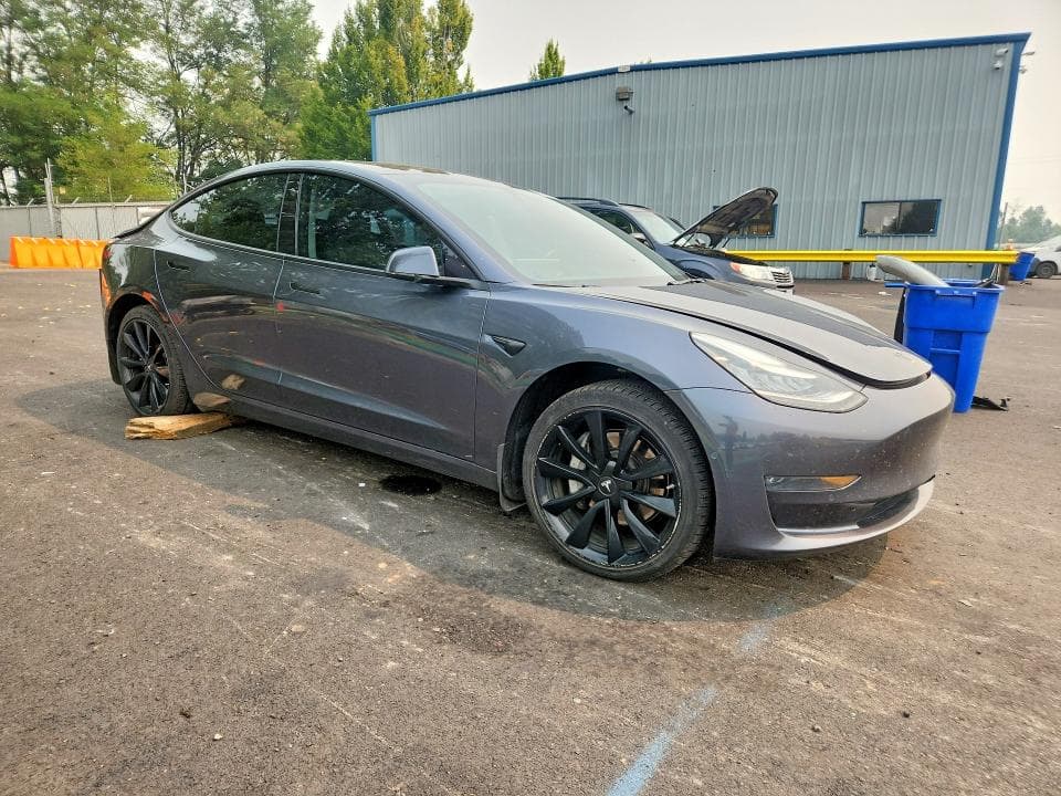 2018 TESLA MODEL 3 4