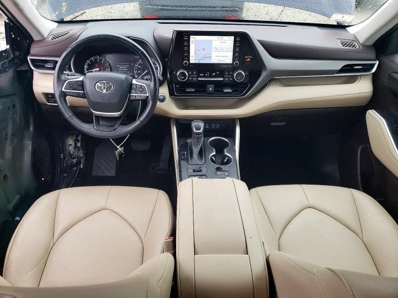 2022 TOYOTA HIGHLANDER XLE 8