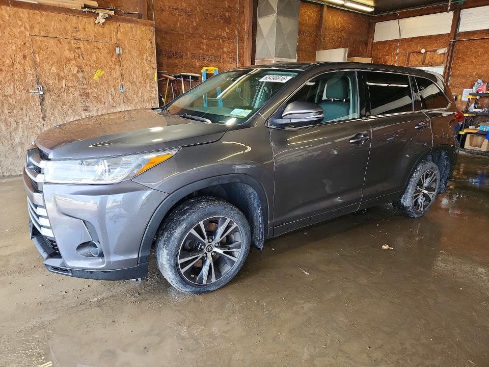 2018 TOYOTA HIGHLANDER LE - 1