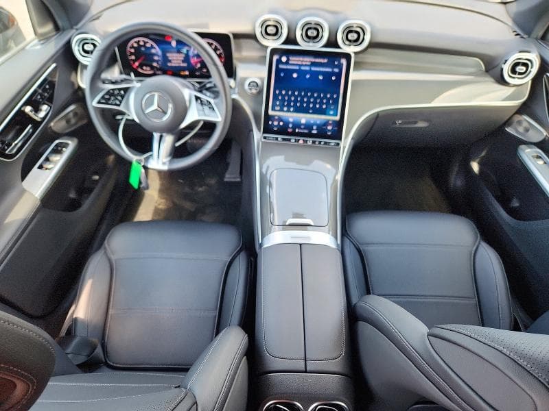 2025 MERCEDES-BENZ GLC 300 8