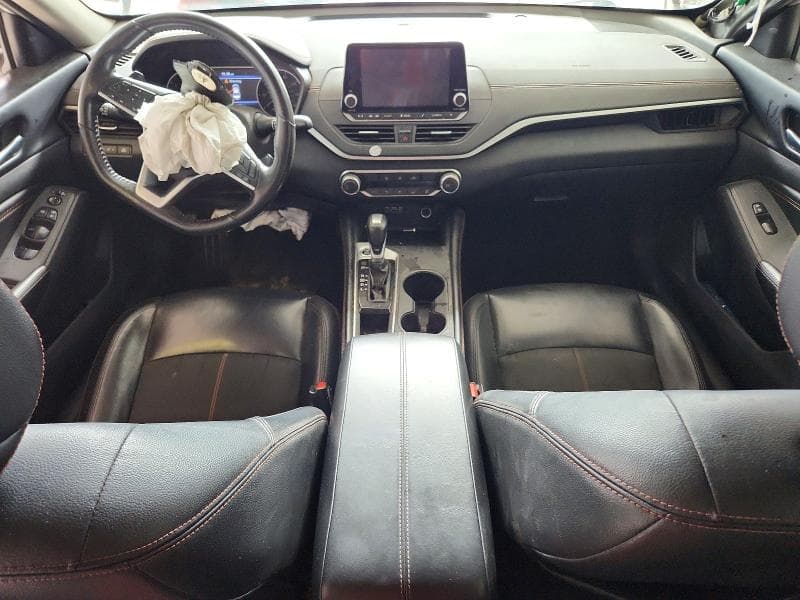 2022 NISSAN ALTIMA SR 8