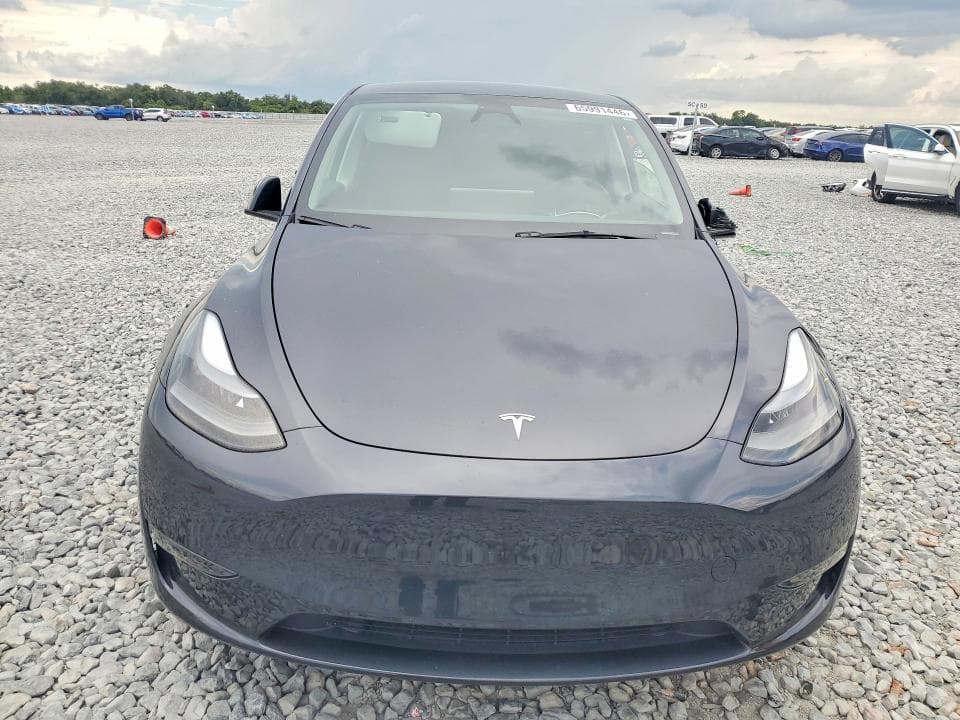 2024 TESLA MODEL Y 5