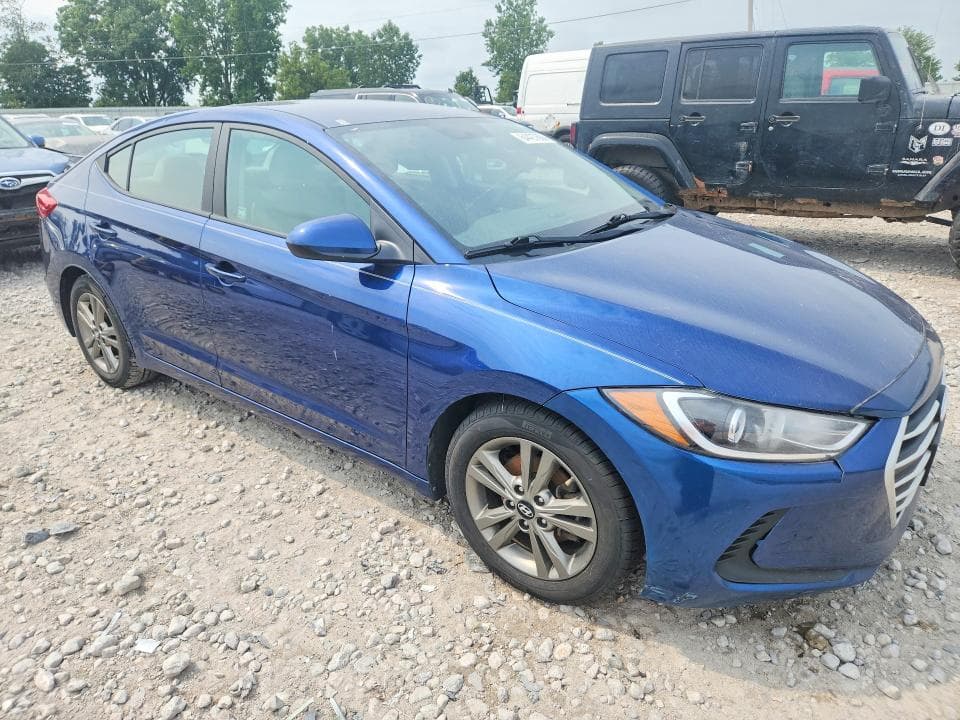 2017 HYUNDAI ELANTRA SE 4
