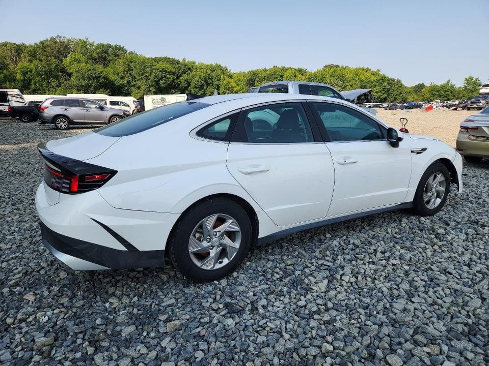 2025 HYUNDAI SONATA SE 3