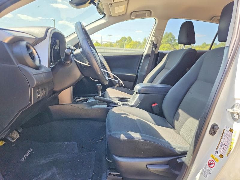 2017 TOYOTA RAV4 LE 7