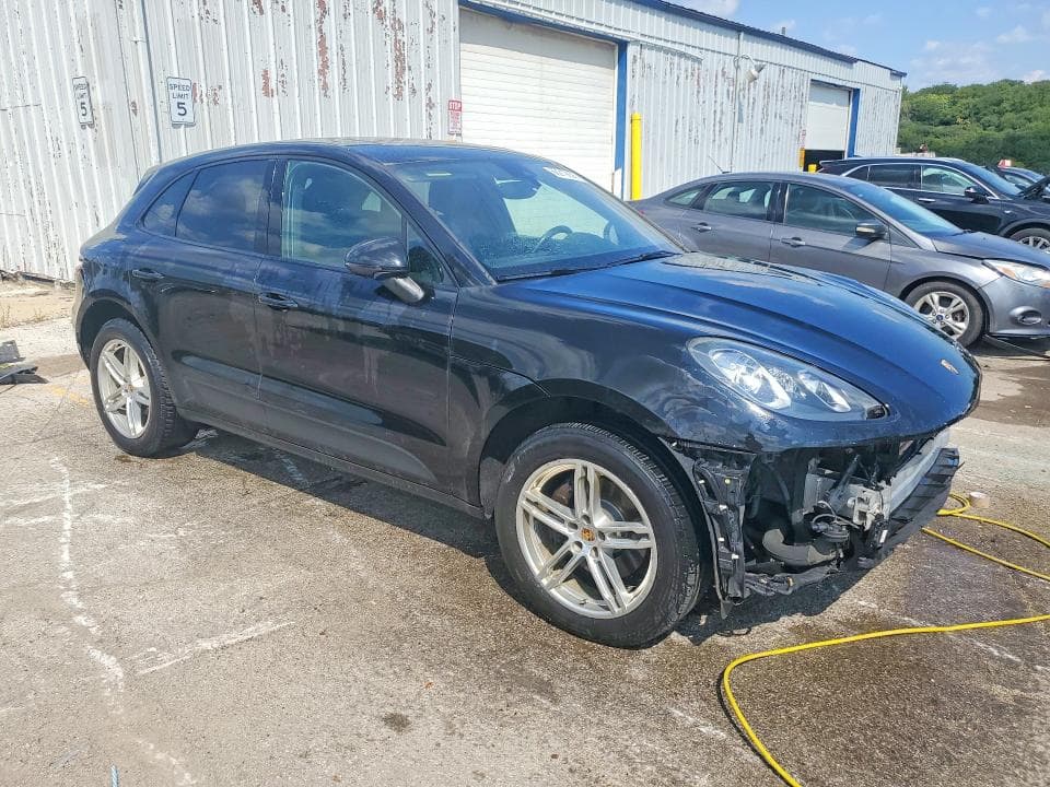 2017 PORSCHE MACAN 4