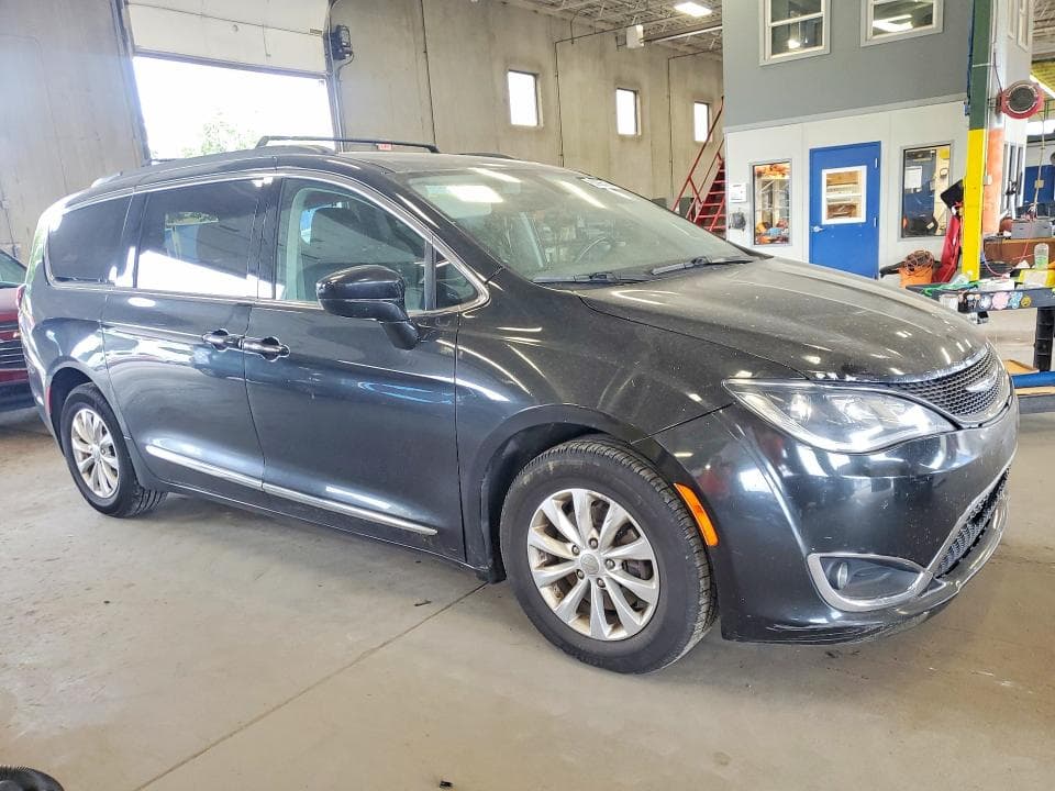 2017 CHRYSLER PACIFICA TOURING L 4