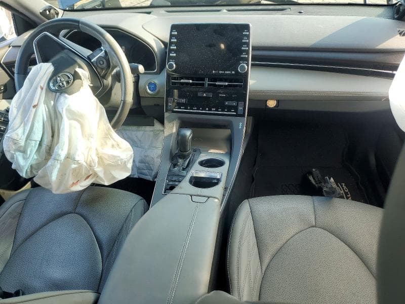 2020 TOYOTA AVALON LIMITED 8